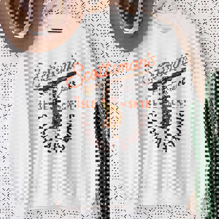 Scottsman's Isle Ofkyecotland Fine Ales スウェットシャツ 年配の女性への贈り物