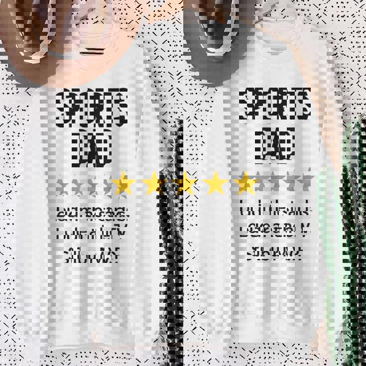 Sports Dad Loud In Thetands MVP 引用 スウェットシャツ 年配の女性への贈り物