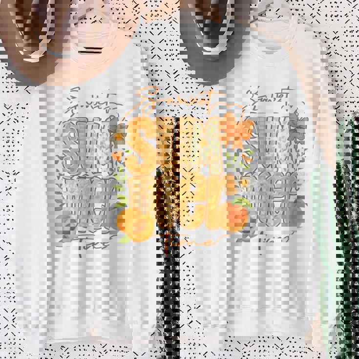 Sweetummer Time 鮮やかなフローラルピーチ 長袖tシャツ スウェットシャツ 年配の女性への贈り物