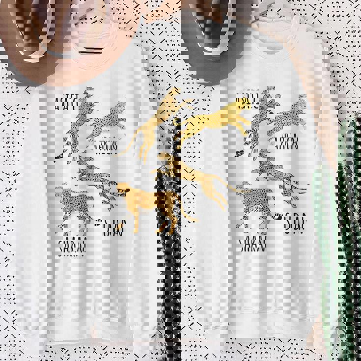 Type Of Cheetahs Breeds Collection、チータープリント、ビッグキャット スウェットシャツ 年配の女性への贈り物