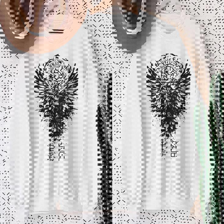 Walhalla Raven Odins ルーンズ ノルディック コンパス バイキング 長袖tシャツ スウェットシャツ 年配の女性への贈り物