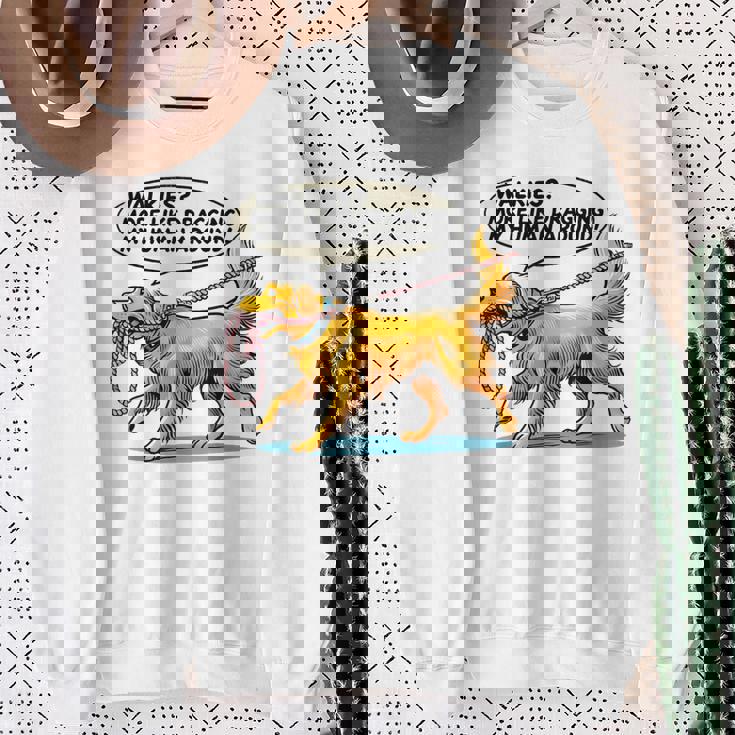 Walkies 犬の散歩 ゴールデンレトリバー 面白い犬好きデザイン スウェットシャツ 年配の女性への贈り物