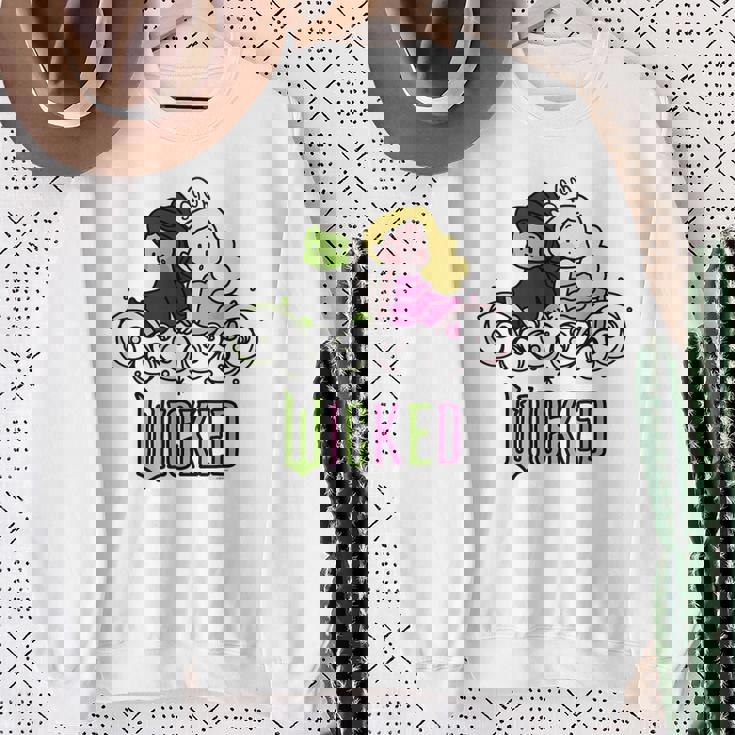 Wicked Elphaba & Glinda Together 遊び心のある漫画スタイル スウェットシャツ 年配の女性への贈り物