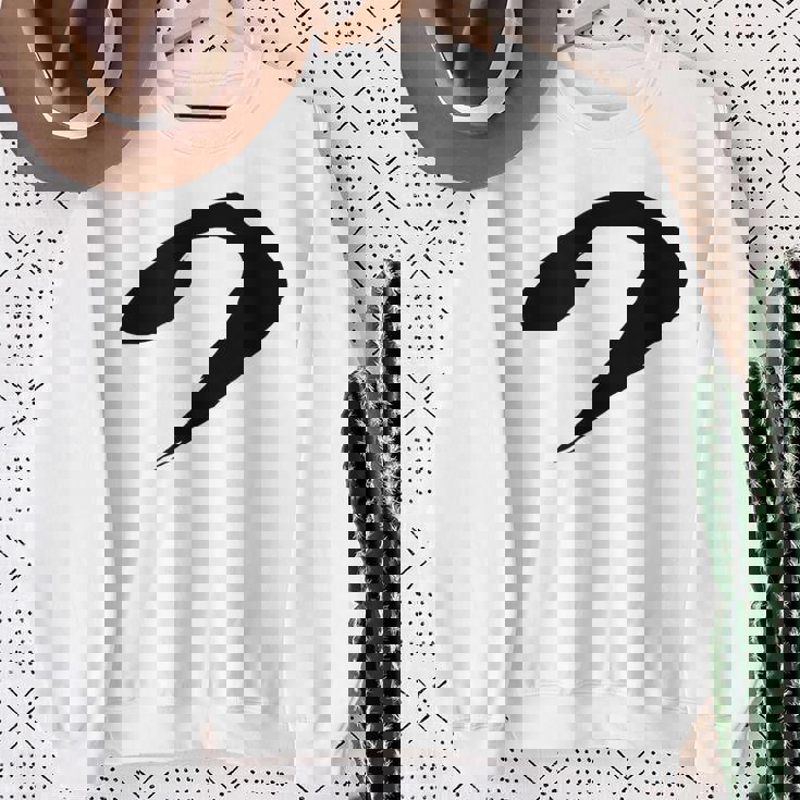 【つ】ひらがな 一文字 可愛い 日本語 面白い おもしろ ネタ 筆文字 平仮名 五十音 文字 かっこいい ウケ狙い 毛筆 スウェットシャツ 年配の女性への贈り物