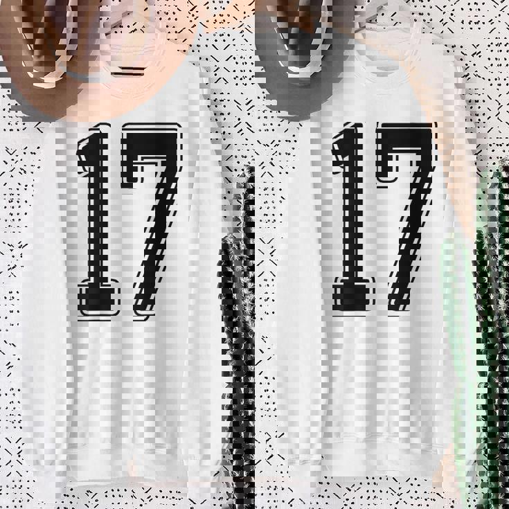 【バックプリント・背中側】17 数字 背番号 ユニフォーム ナンバー【ブラック／黒の文字】スポーツ 野球 サッカー 部活 スウェットシャツ 年配の女性への贈り物