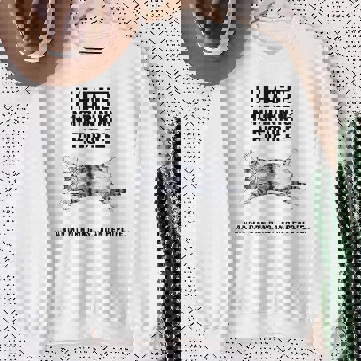 おかしな怠惰な猫 私は朝の人と朝と人が嫌いです スウェットシャツ 年配の女性への贈り物