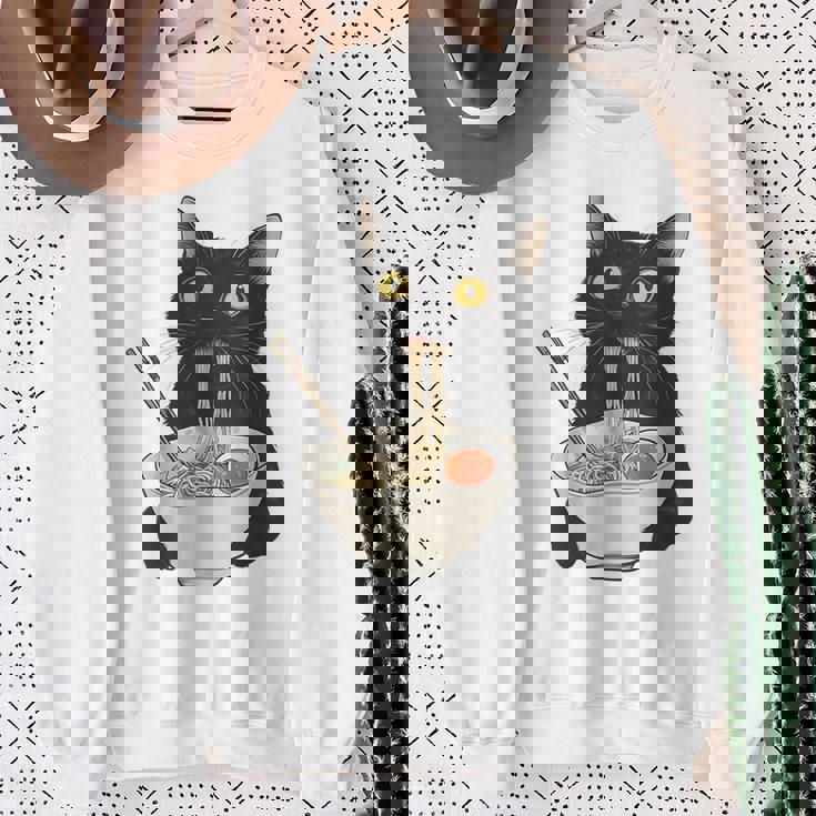 おもしろ猫 食べる 麺 ラーメン 日本猫 食べる 麺 スウェットシャツ 年配の女性への贈り物