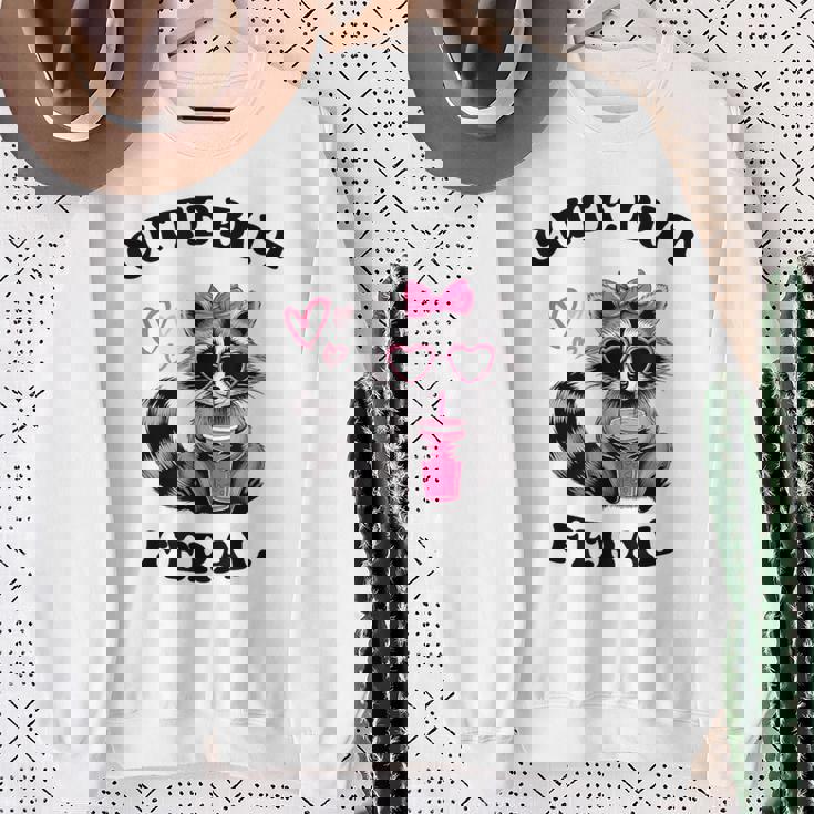 かわいいけれど、野生の面白いラコン。 スウェットシャツ 年配の女性への贈り物