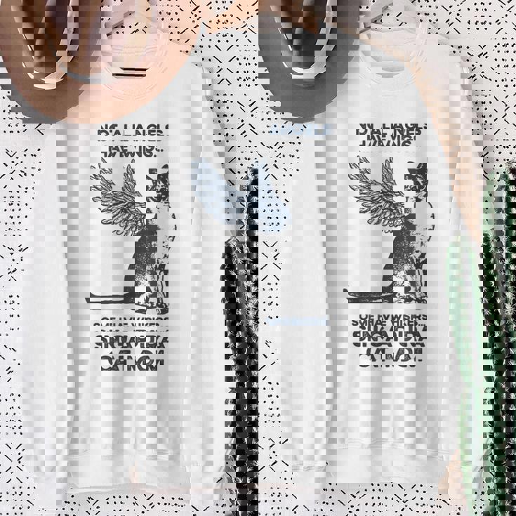 すべての天使に翼があるわけではない-マザーシンガプーラキャットママ スウェットシャツ 年配の女性への贈り物