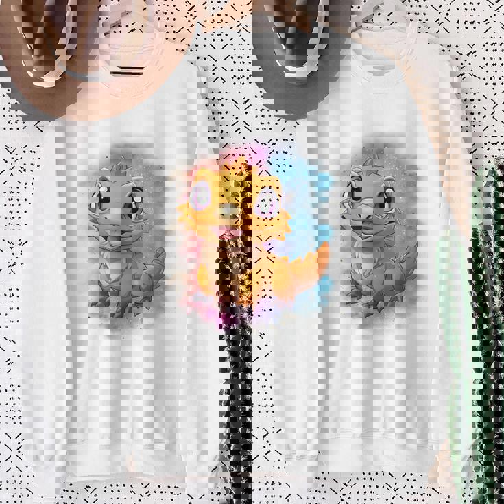 ひげを生やしたドラゴンの白い服のレインボーフラッグ スウェットシャツ 年配の女性への贈り物