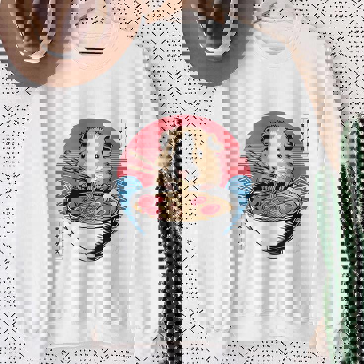 アニメ モルモット 漫画 カワイイ ねこ 日本のラーメン モルモット 長袖tシャツ スウェットシャツ 年配の女性への贈り物