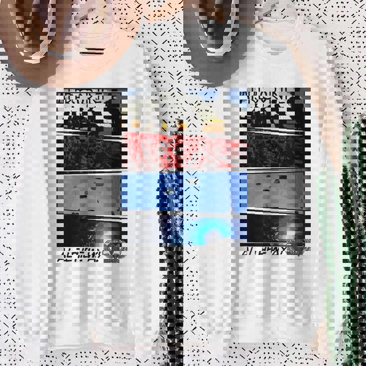 アメリカン・マローダー：エアボーン・パラトルーパー・アドベンチャーズ スウェットシャツ 年配の女性への贈り物