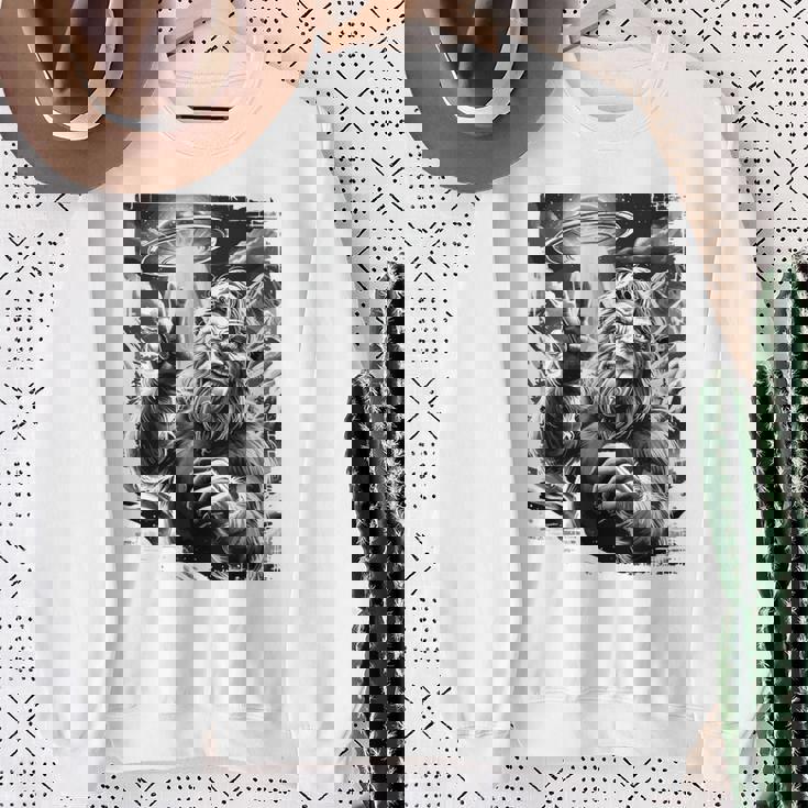 イエティ Ufo 平和 クリプティッド ユーモア マウンテン遭遇 長袖tシャツ スウェットシャツ 年配の女性への贈り物