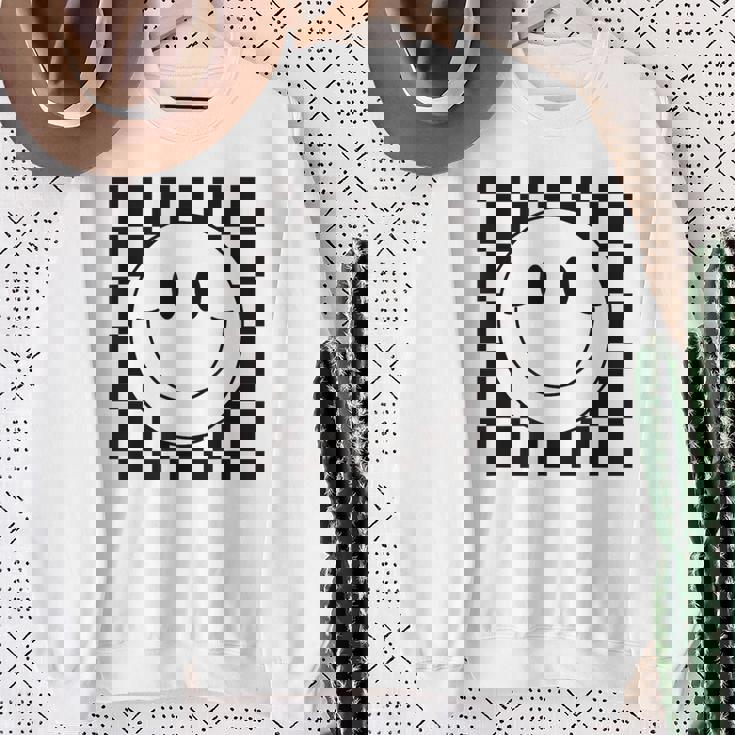 イエロー スマイル フェイスシャツ かわいい チェック柄 スマイル ハッピー スウェットシャツ 年配の女性への贈り物