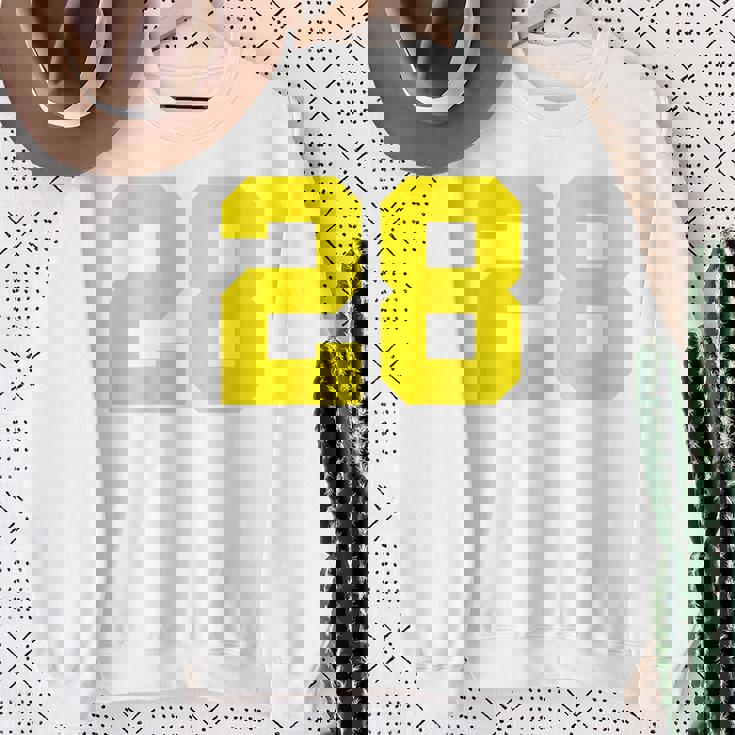 イエローナンバー28 背面 スポーツチーム ジャージ番号 スウェットシャツ 年配の女性への贈り物