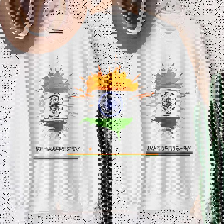 インド独立記念日 1947年8月15日 インド国旗 愛国心 スウェットシャツ 年配の女性への贈り物