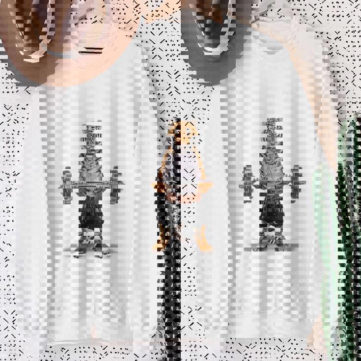 ウェイトリフティング 筋トレ バーベル やる気がないなら家に帰れ トラ 虎 スウェットシャツ 年配の女性への贈り物