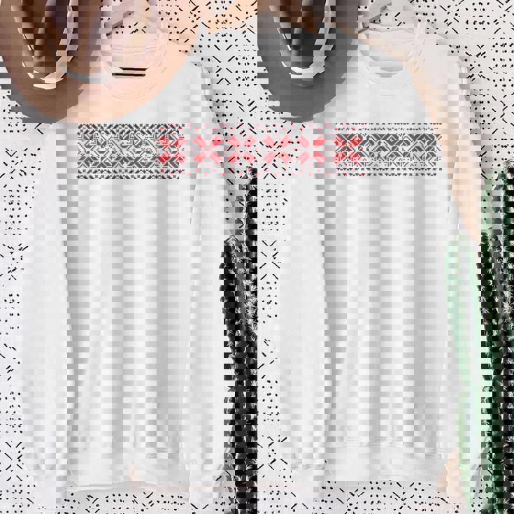 ウクライナの刺繍入り民族コスチュームyshyvanka ウクライナ スウェットシャツ 年配の女性への贈り物