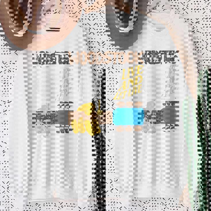 ウッドストック・ライブ・アンド・レット・ライブ スウェットシャツ 年配の女性への贈り物