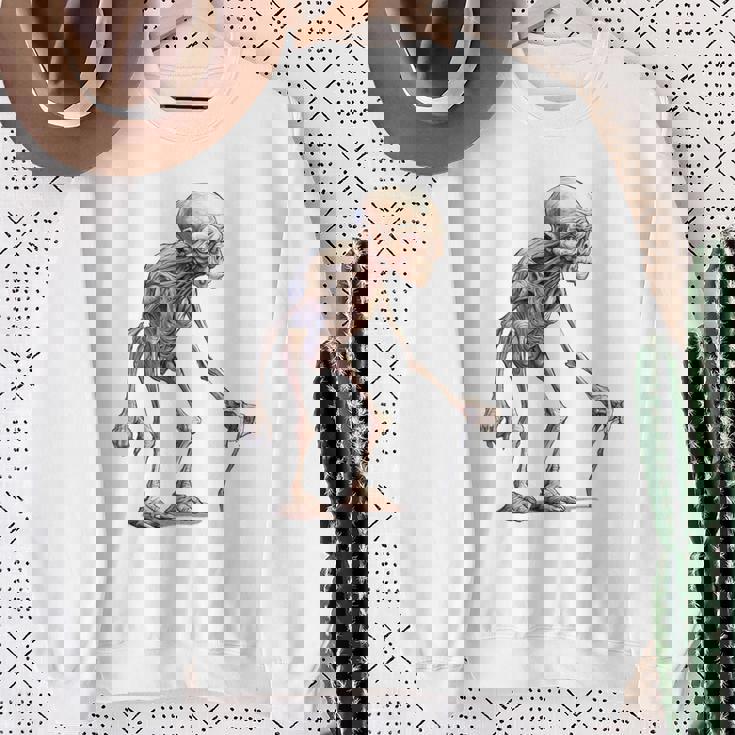 エイリアン スケルトン クリーチャー 松葉杖 スティック スウェットシャツ 年配の女性への贈り物