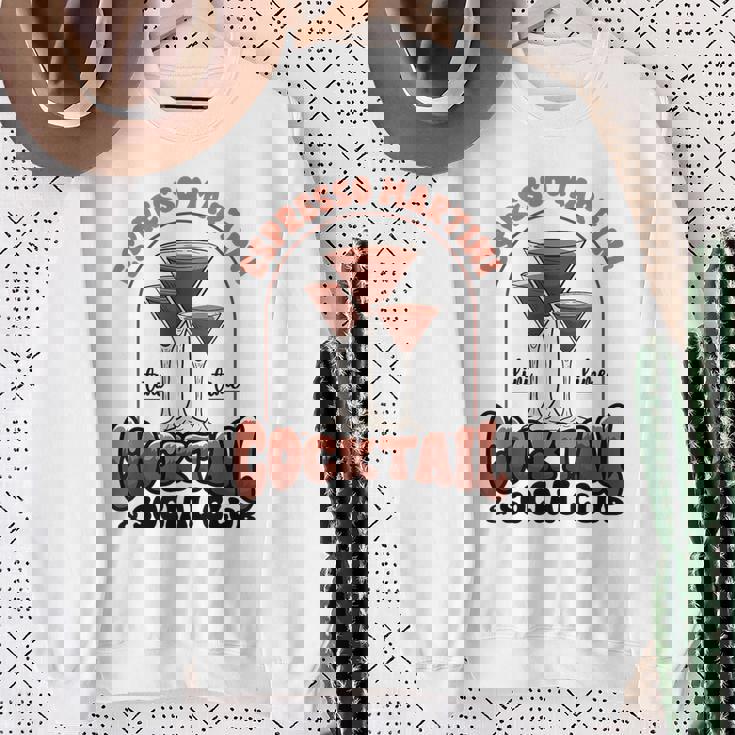 エスプレッソ・マティーニ・ソーシャル・クラブ・ウォッカ・コーヒー・ラバー・カクテル スウェットシャツ 年配の女性への贈り物