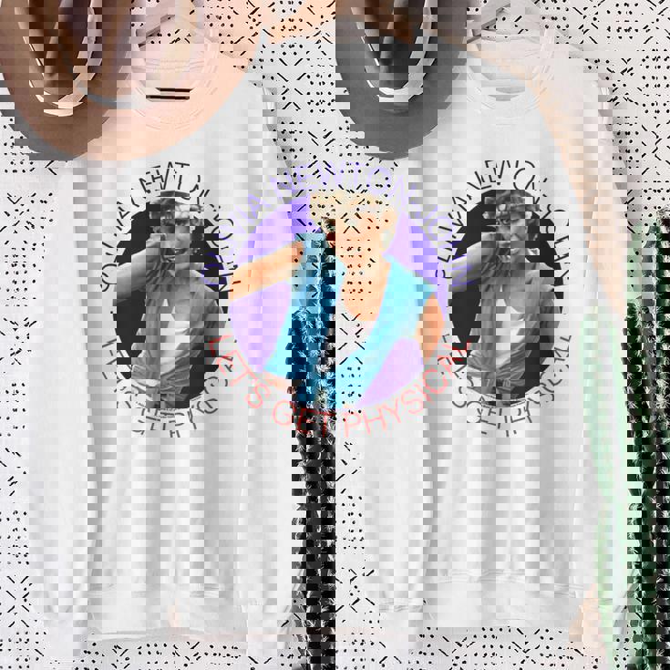 オリビア・ニュートンジョン レッツ・ゲット フィジカルサークル 写真 スウェットシャツ 年配の女性への贈り物