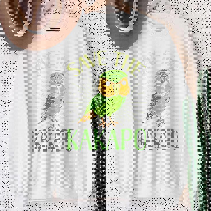 カカポ絶滅危惧保全啓発鳥を救え 長袖tシャツ スウェットシャツ 年配の女性への贈り物