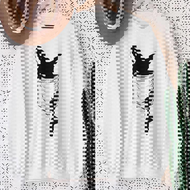 カジュアルなシャチ 面白いオルカをポケットに スウェットシャツ 年配の女性への贈り物