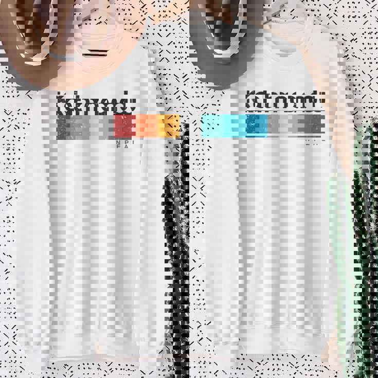 カトマンズ ネパール レトロスタイル ビンテージデザイン スウェットシャツ 年配の女性への贈り物