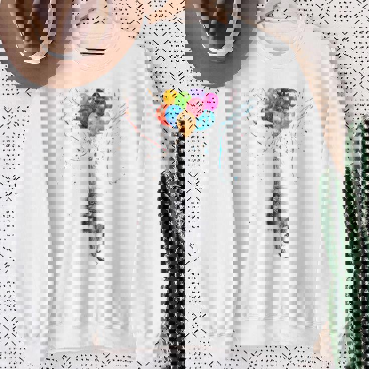 カラフルな顔 赤ちゃん オランウータン ハンギングバルーン グラフィック 猿 スウェットシャツ 年配の女性への贈り物