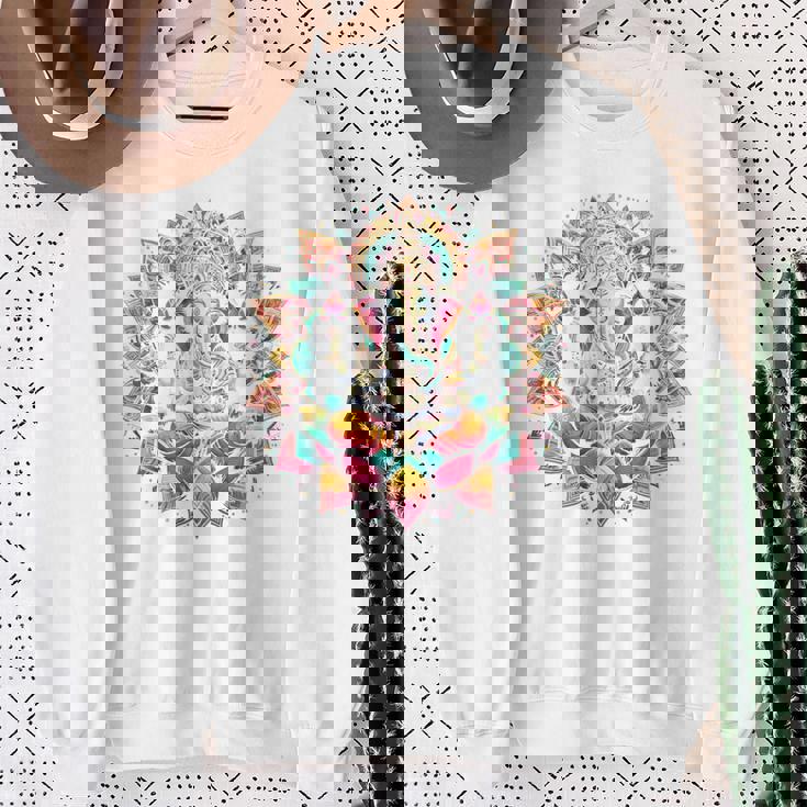 ガネーシャシンボル ヨガ ヒンドゥー教 象 神 ガネーシャ プージャ 長袖tシャツ スウェットシャツ 年配の女性への贈り物