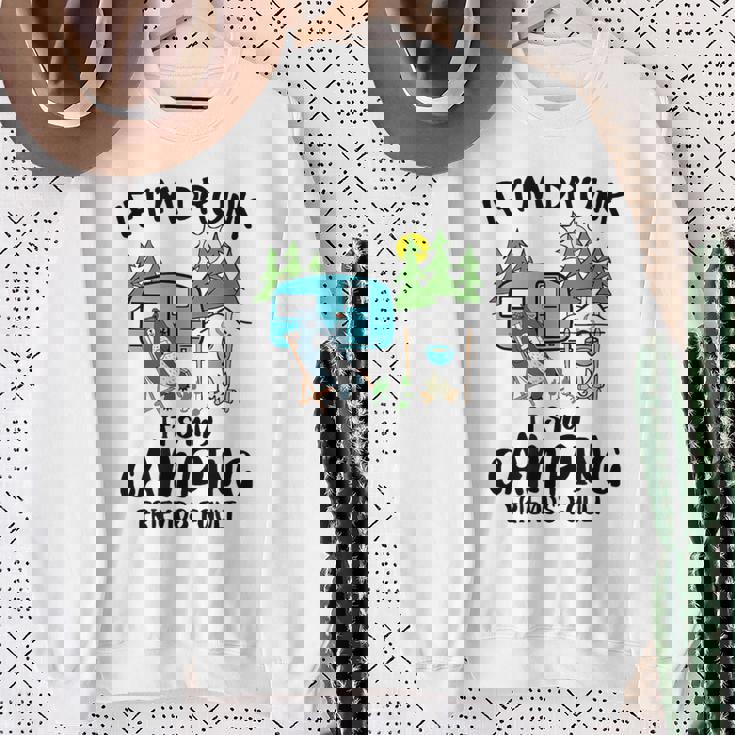 キャンプ 楽しい キャンピング 面白い キャンプファイヤー キャンピングカー 旅 スウェットシャツ 年配の女性への贈り物