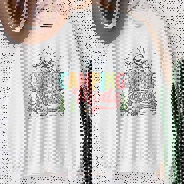 キャンプモード おもしろキャンパー 自然愛好家 スカウト ハローサマー スウェットシャツ 年配の女性への贈り物