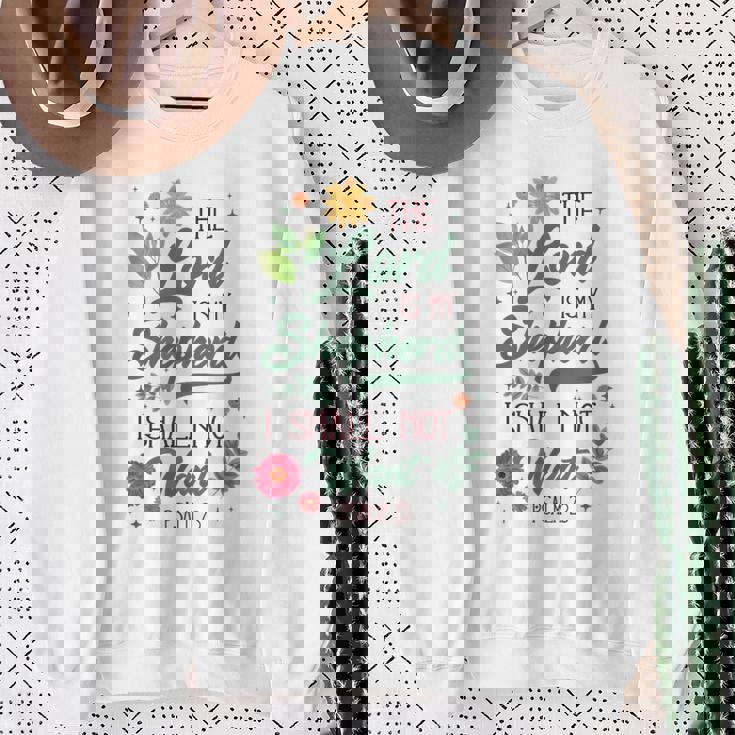 キリスト教聖書の詩 主は私の羊飼い 詩篇 23 花 スウェットシャツ 年配の女性への贈り物