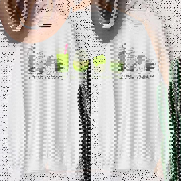 クリーミーダルゴナ抹茶ボバティー、スマイル、抹茶の方法 スウェットシャツ 年配の女性への贈り物