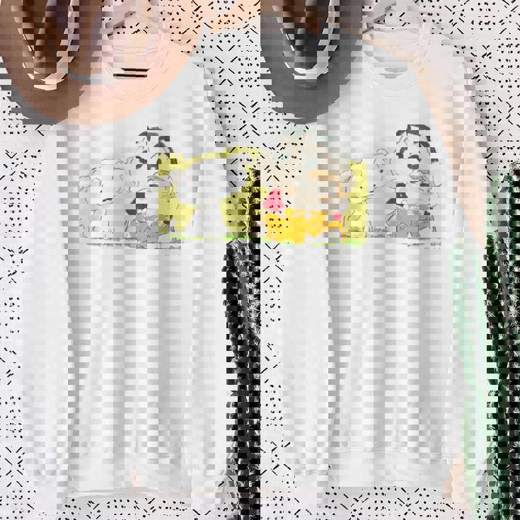 クレヨンしんちゃん 「ひまわり抱っこ」しんちゃん スウェットシャツ 年配の女性への贈り物