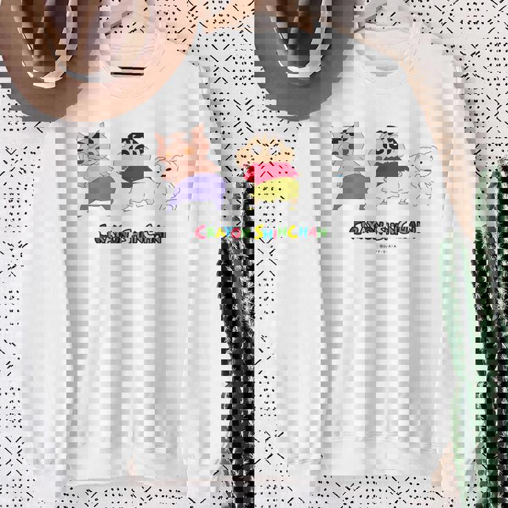 クレヨンしんちゃん 振り向き「ぶりぶり＆しんちゃん＆シロ」 スウェットシャツ 年配の女性への贈り物