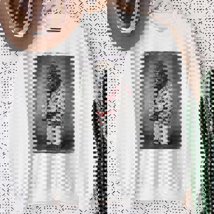 ゴリラ先生 日本の柔道と空手武道 スウェットシャツ 年配の女性への贈り物