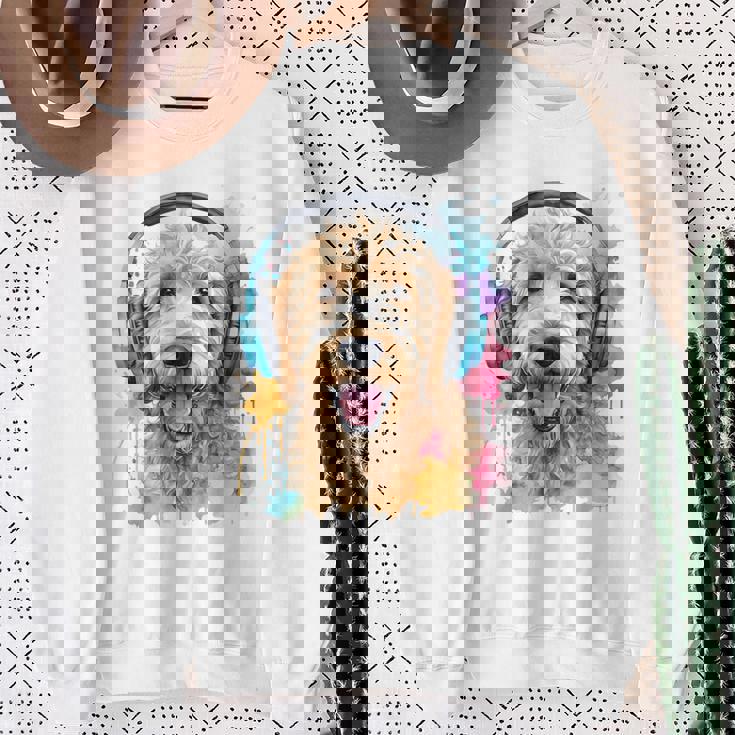 ゴールデンドゥードル、ヘッドフォン、犬、動物プリント スウェットシャツ 年配の女性への贈り物