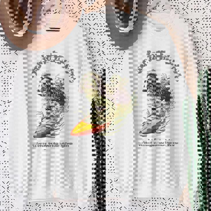 サーフィン 犬 ビアデッドコリー かわいい 面白い スウェットシャツ 年配の女性への贈り物