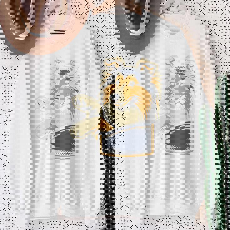 シェルティのグラフィック デザインを覗くかわいいシェットランド ・ シープドッグ 長袖tシャツ スウェットシャツ 年配の女性への贈り物