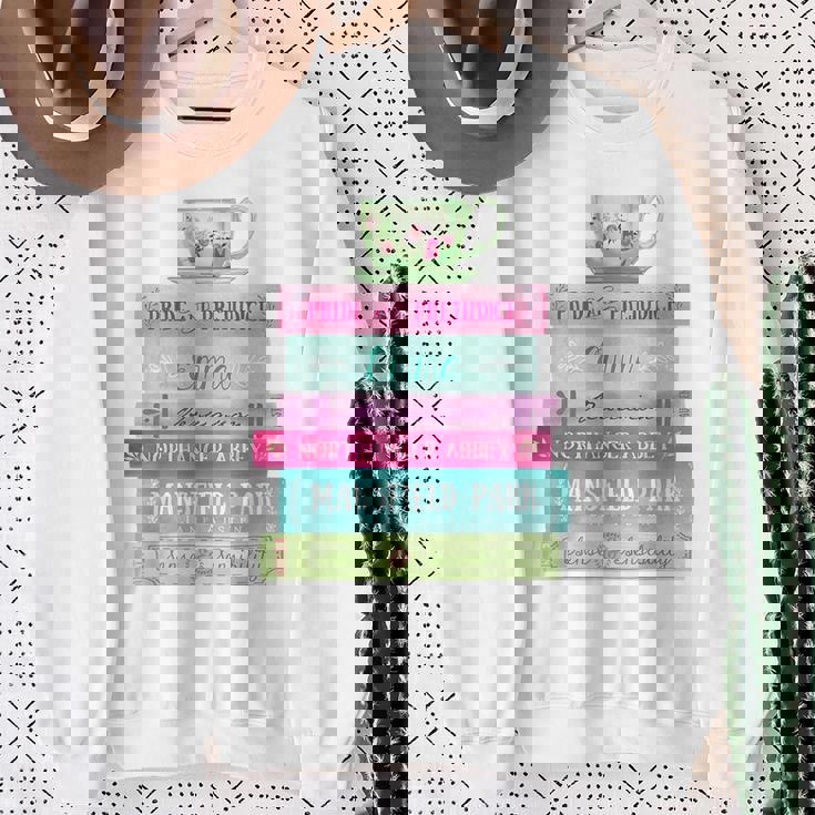 ジェーン・オースティン 本 スタック ティー 文学 文学 スウェットシャツ 年配の女性への贈り物