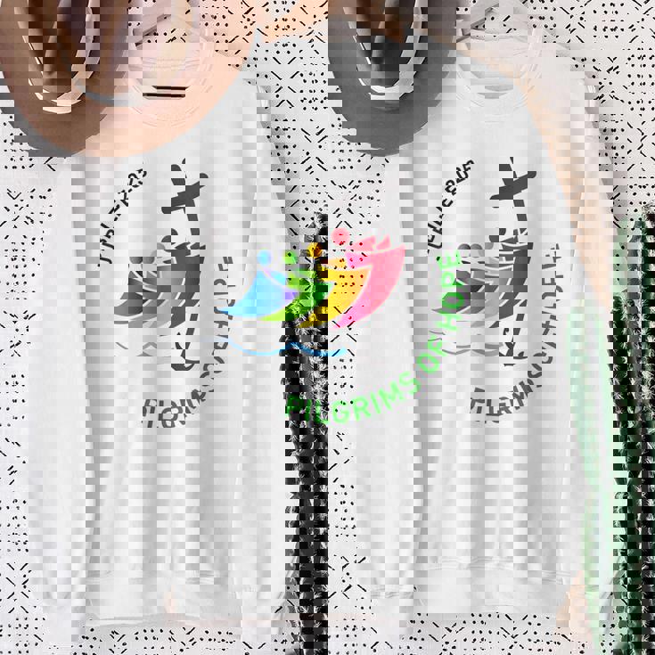 ジュビリー2025 信仰の旅への希望の巡礼者 スウェットシャツ 年配の女性への贈り物