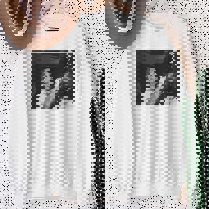 ジョー・フレイジャーが2度目のムハンマド・アリボクシングファイトに備える スウェットシャツ 年配の女性への贈り物