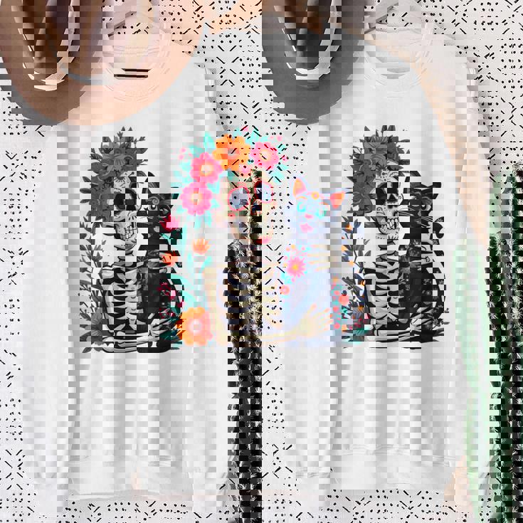 スケルトン ハグ 猫 シュガー スカル Día Los Muertos ハロウィン スウェットシャツ 年配の女性への贈り物