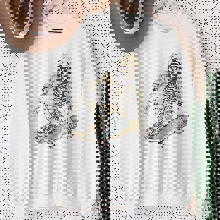 スケートボード スケルトン スケーター スケートボーダー スケートボード スウェットシャツ 年配の女性への贈り物