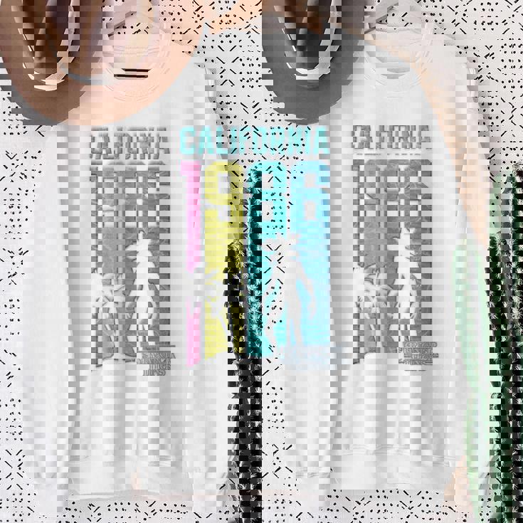 ストレンジャー・シングス デモゴルゴン カリフォルニア 1986年 ファン記念品 長袖tシャツ スウェットシャツ 年配の女性への贈り物