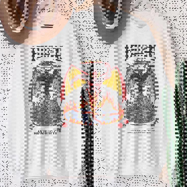 ストレンジャー・シングス ヘルファイア クラブ ポスター ホーキンス ハイ Dnd ギャング スウェットシャツ 年配の女性への贈り物