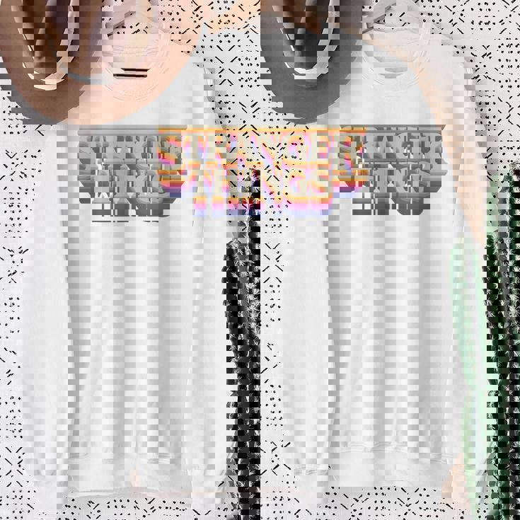 ストレンジャー・シングス ロゴ レトロ 旅行 ファン 記念品 スウェットシャツ 年配の女性への贈り物