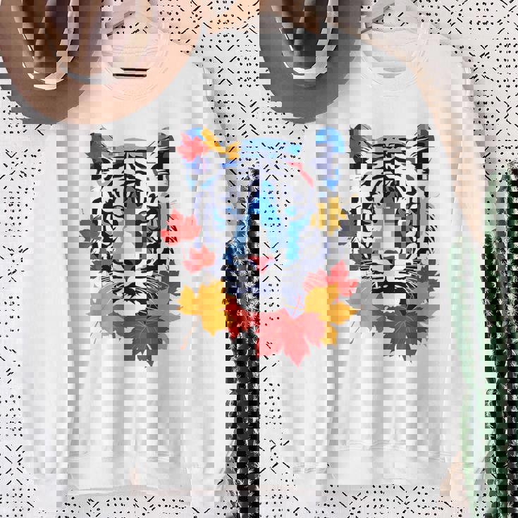 タイガー 動物 自然 動物園 抽象芸術 顔 虎 スウェットシャツ 年配の女性への贈り物